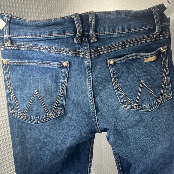 Wrangler Women's Boot Cut Blue Jeans- size 3/4 X 32 - Picture 2 of 12